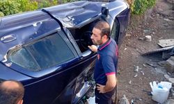 Kurtalan’da otomobil evin bahçesine uçtu: 4 yaralı