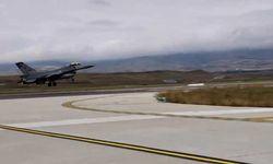 Öğrenciler kahraman havacılarla buluştu, savaşan şahinler Karadeniz'e havalandı