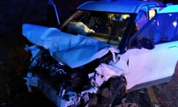 Mardin'de otomobil ile ticari araç çarpıştı: 1 ölü, 3 yaralı