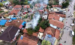 Düzce'de tek katlı ev yandı
