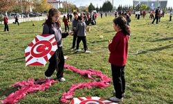 Cumhuriyet coşkusu! 103 uçurtma gökyüzünde