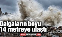 Dalgaların boyu 14 metreye ulaştı