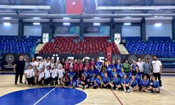 Hentbol şampiyonları belli oldu! 170 sporcu yarıştı