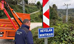Köy yolunda güvenlik için yeni levhalar