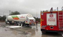 LPG yüklü tırda yangın! Jandarma faciayı önledi