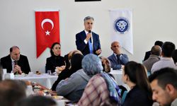 Rektör Kuyrukluyıldız işçi personelle kahvaltıda buluştu