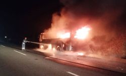 Zonguldak-Ankara yolunda midibüs alev alev yandı!