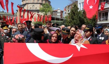 Zonguldak şehidine ağladı