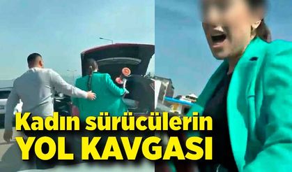 Şerit ihlali yapıp, yol vermeyen sürücünün aracına zarar verdi