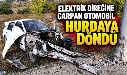 Elektrik direğine çarpan otomobil hurdaya döndü: 2 yaralı