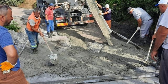 Kandilli’de iki ayrı mahallede beton yol yapıldı