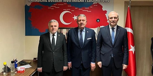 Ak Parti heyeti Muhtarlar Derneğini ziyaret etti