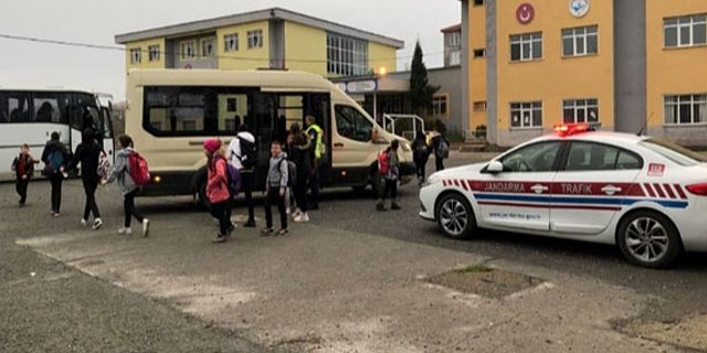 Jandarma okul çevrelerinde denetim yaptı
