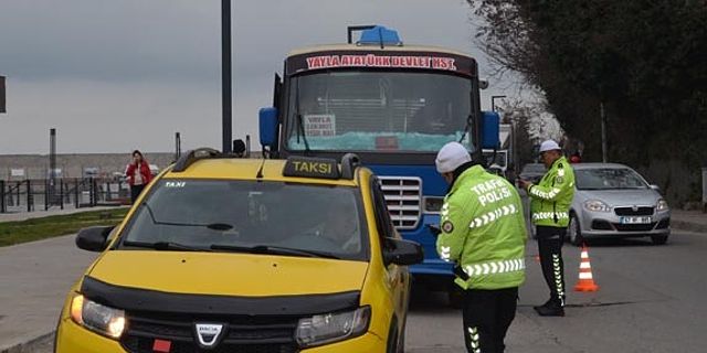Trafik ekipleri, ticari taksi ve minibüsleri denetledi