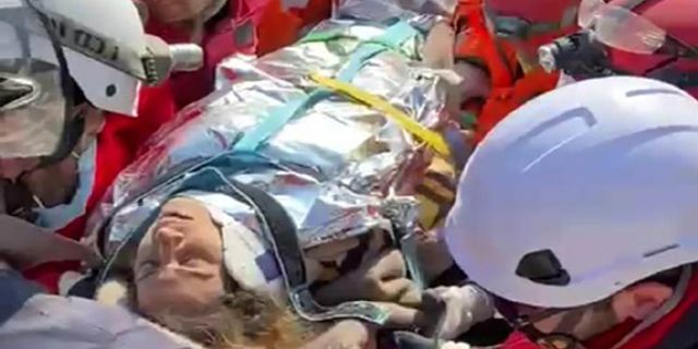 Depremin 177. saatinde inanılmaz kurtuluş