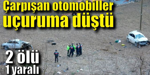 Çarpışan otomobiller uçuruma düştü: 2 ölü, 1 yaralı