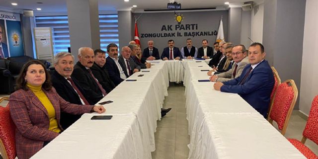 AK Parti İl Başkanı Meclis üyeleri ile grup toplantısı yaptı