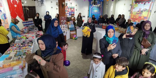 Kuran kursu çocukları tarafından "İyilik Çarşısı" açıldı