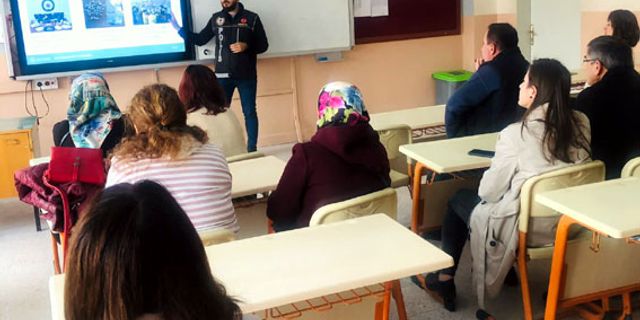 Emniyet Müdürlüğü Narkorehber eğitimi düzenledi