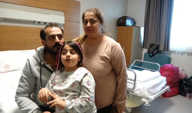 101 saat kaldığı enkaz altında babasıyla oyunlar oynamış