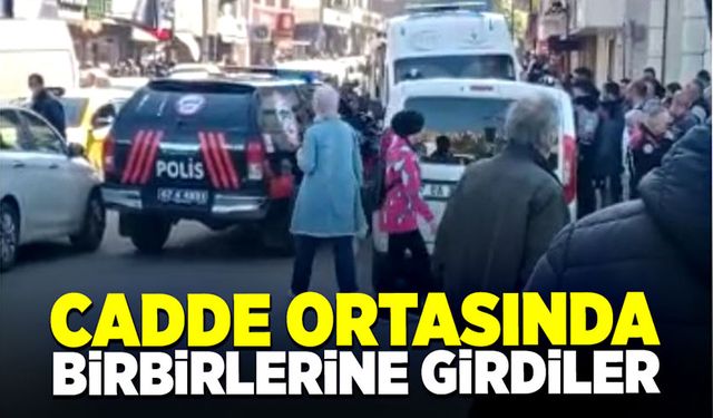 Cadde ortasında birbirlerine girdiler