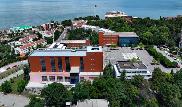 Üniversiteye YÖKAK Akreditesi