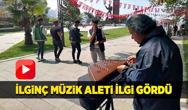 Zonguldak’ta sokak çalgıcısına vatandaşlar yoğun ilgi gösterdi