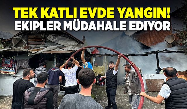 Tek katlı bir evde yangın çıktı! Ekipler müdahale ediyor