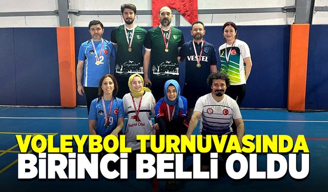 Voleybol turnuvasında Barbaros Kutlutaş Ortaokulu birinci oldu