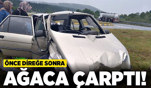 Önce direğe sonra ağaca çarptı!