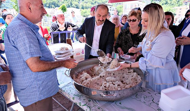 131 yıldır "bayram pilavı" geleneği yaşatılıyor