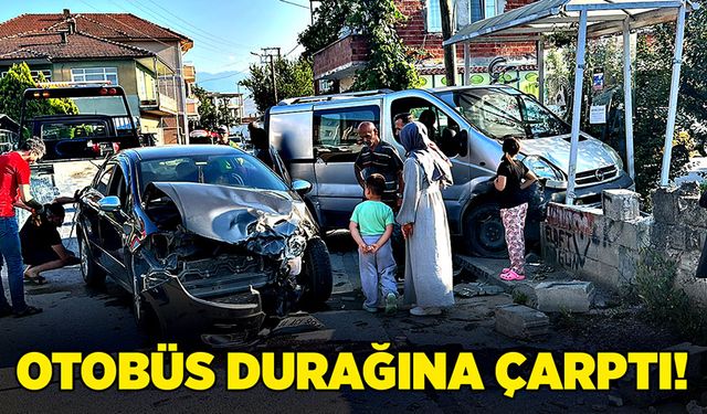 Otobüs durağına çarptı!