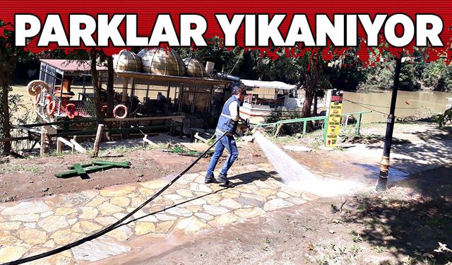 Parklar yıkanıyor