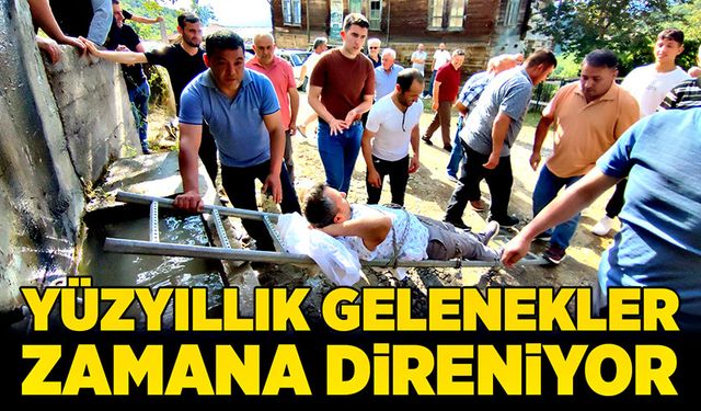 Yüzyıllık gelenekler zamana direniyor