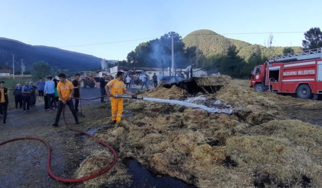 Traktörün römork kısmında yangın çıktı, 110 balya saman küle döndü