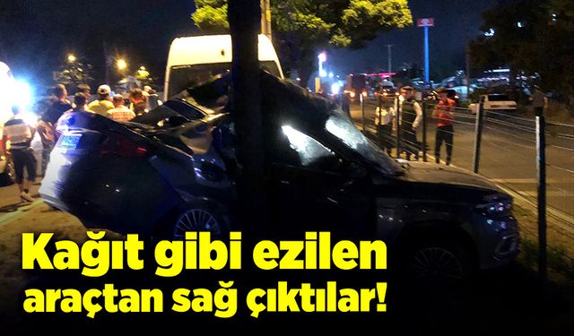 Otomobil ağaçla minibüs arasında ezildi, şans eseri ölen olmadı!