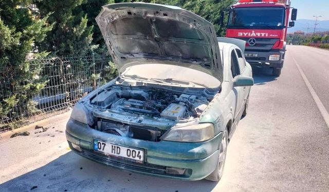 Karabük'te alev alan otomobilde maddi hasar oluştu