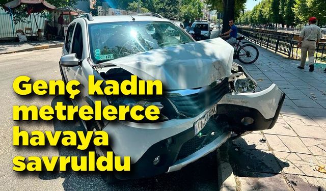 Otomobil genç kadını hastanelik etti; Kadının durumu ağır