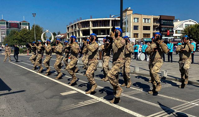 Komandoların gösterisi coşkuyla izlendi