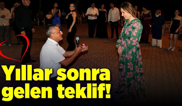 18 yıl sonra eşine evlenme teklifi etti!