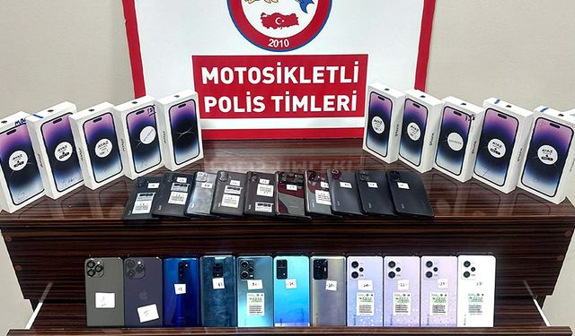 Düzce’de şok uygulama! 1 milyon TL değerinde kaçak telefon ele geçirdiler!