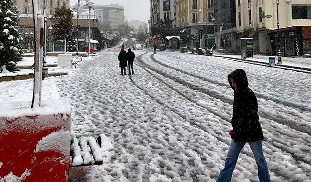 Bolu Valiliği'nden Sıcacık Bir El: 'Kimse Sokakta Kalmasın' Projesi Başladı!