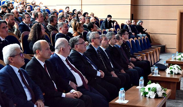 ‘Atatürk ve Türk Dünyası’ Adlı Konferans Gerçekleştirildi