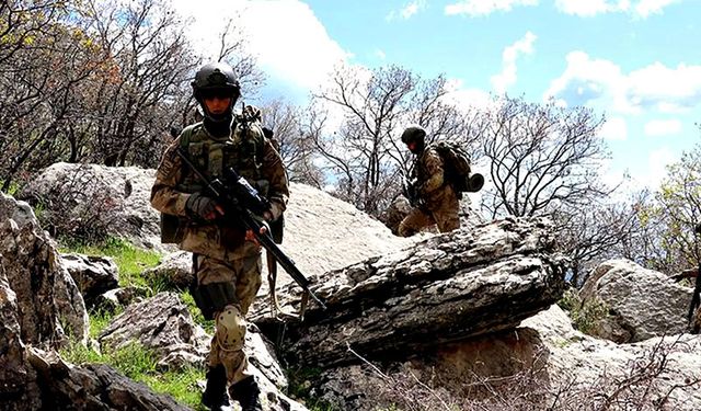 Bakan Yerlikaya: “1’i yeşil, 1’i gri kategoride olmak üzere 3 terörist etkisiz hale getirildi”