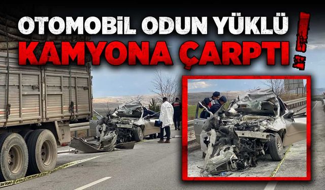 Otomobil odun yüklü kamyona çarptı!