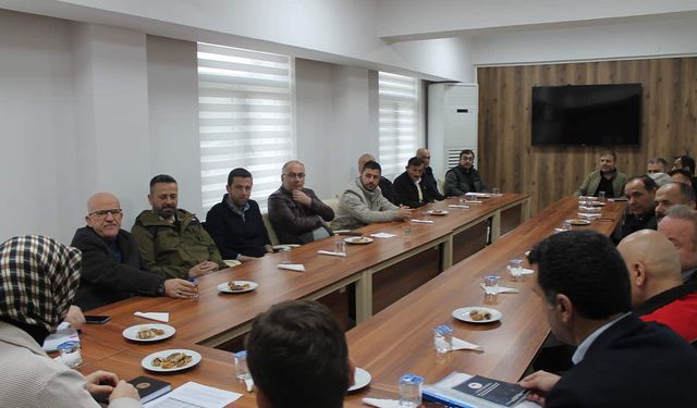 Düzce'de ticari kanatlı işletmeleri için sektör toplantısı düzenlendi