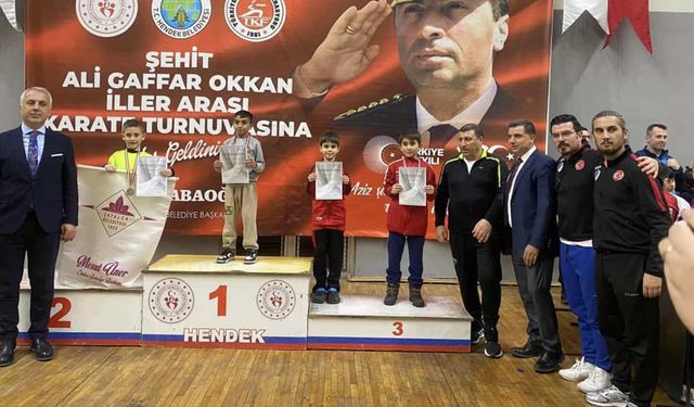 Karate Turnuvasından 9 madalyayla döndüler!