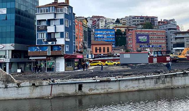 Gazipaşa Caddesi'nde çevre düzenlemesi sürüyor