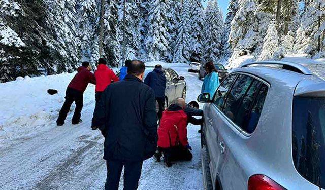 Kartalkaya yolu tatilcilere çile oldu