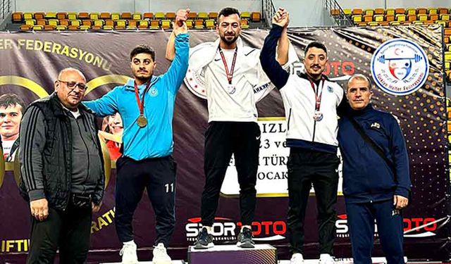 BARÜ’lü milli sporculardan halterde 13 madalya